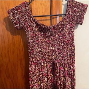 Off the shoulder Floral Jumpsuit 
Size xs